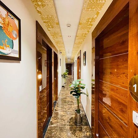 Hotel Avenue Sky Ahmedabad Exterior foto