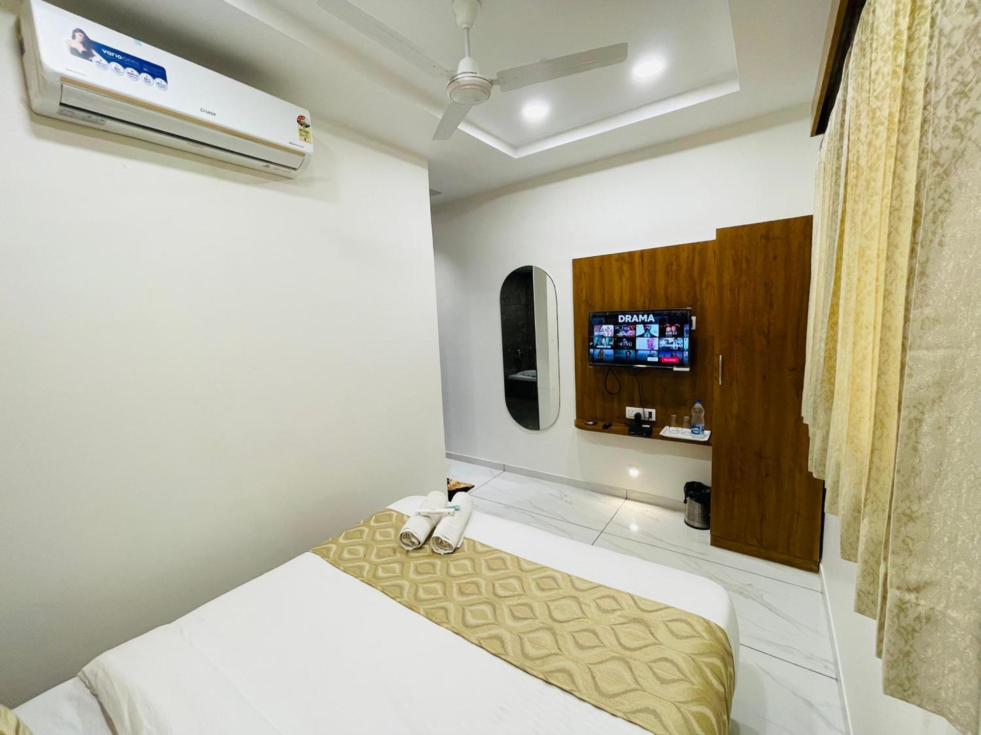 Hotel Avenue Sky Ahmedabad Exterior foto